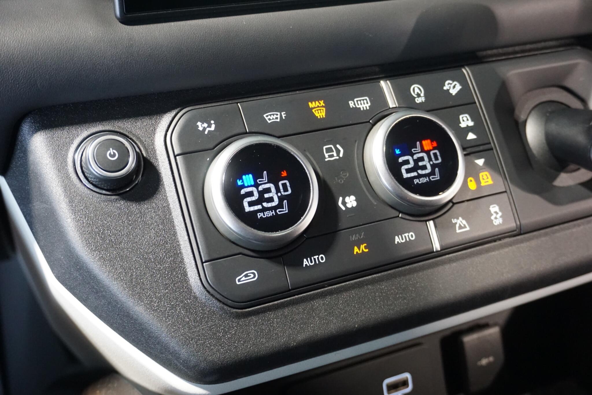 Land Rover Defender 90 3.0 D300 MHEV X-Dynamic HSE Hard Top SUV 3dr Diesel Auto 4WD SWB Euro 6 (s/s) (300 ps)